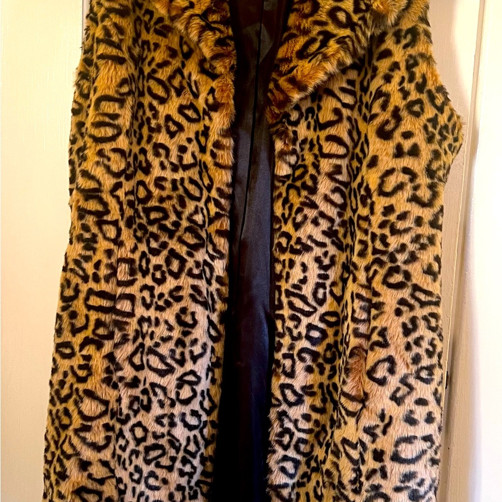 NWT Long Faux Fur Leopard Vest